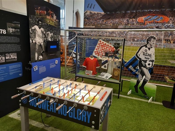 ‘Blauw en Zwart forever! Een selectie uit het Club Archief’